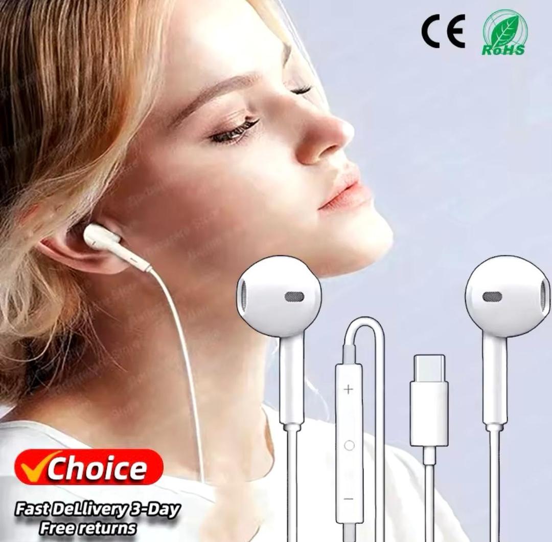 White Earphones USB-C with Mic & Comfortable